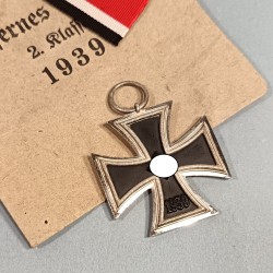 CROIX DE FER ALLEMANDE DE 2ème CLASSE 1939 MILITARIA ALLEMAND WW2 IRON CROSS 1939-1945 AVEC SA POCHETTE